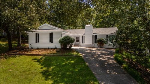 559 Honeysuckle Rd, Gainesville, GA, 30501-1619 | Card Image