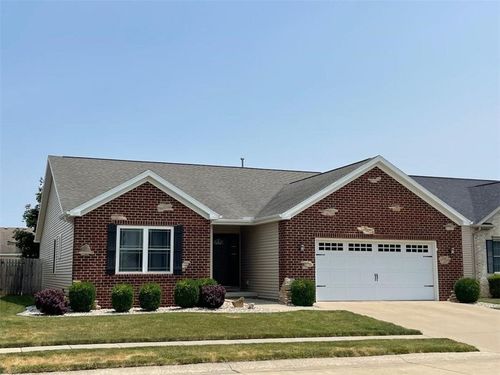 5 Stonefield Ln, Charleston, IL, 61920-3696 | Card Image