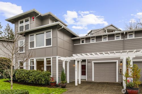 1423-22519 Se 38th Ter, Issaquah, WA, 98029-5201 | Card Image