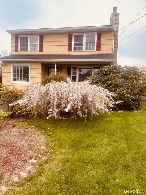 483 Reitter St W, Stratford, CT, 06614-3742 | Card Image