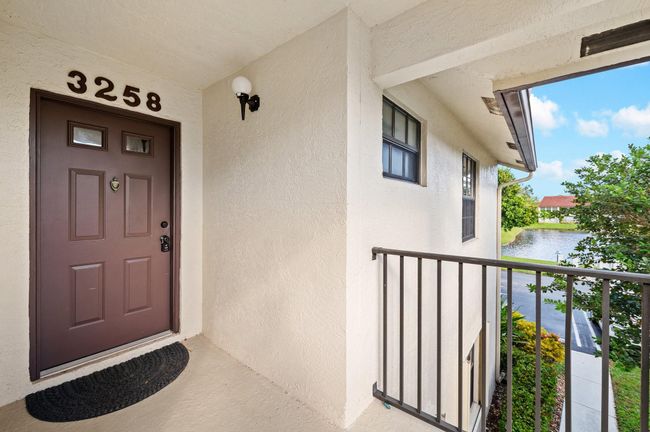 3258 Jog Park Dr, Condo with 2 bedrooms, 2 bathrooms and null parking in Greenacres FL | Image 40