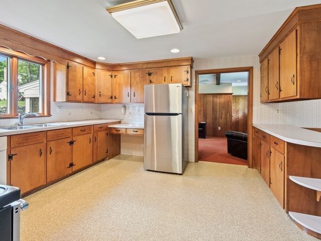 32 Westview Dr, House other with 3 bedrooms, 2 bathrooms and 6 parking in Sutton MA | Image 9