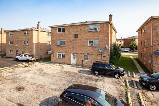 APT-3W - 6151 Marshall Ave, Home with 2 bedrooms, 1 bathrooms and 2 parking in Chicago Ridge IL | Image 14