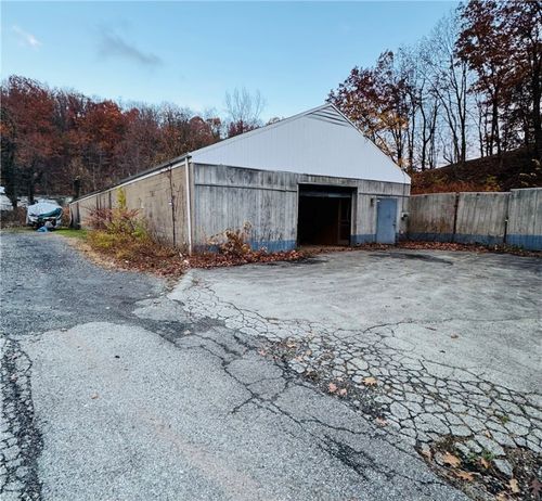 550 Tongalucas St, Turtle Creek, PA, 15145-1326 | Card Image