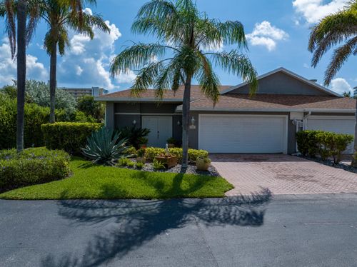 3268 Lakeshore Dr, Hutchinson Island, FL, 34949-8711 | Card Image