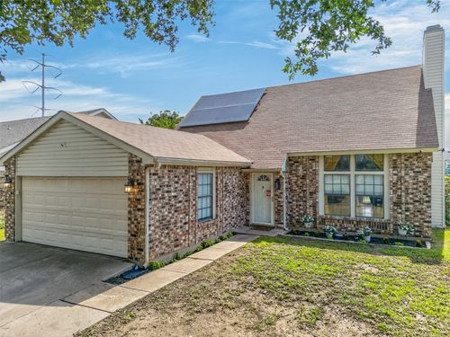 5207 Nocona Ln, Arlington, TX, 76018-2008 | Card Image