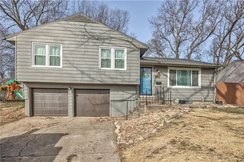 5224 Nieman Rd, Shawnee, KS, 66203-1853 | Card Image