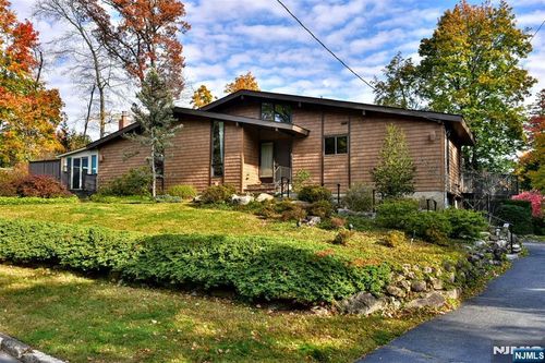 36 Circle Dr, Park Ridge, NJ, 07656-1103 | Card Image