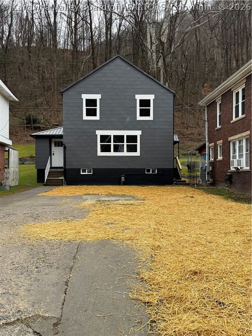 198 Nighbert Ave, Logan, WV, 25601-4003 | Card Image