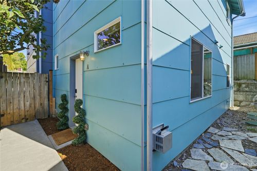 a-9054 17th Ave Sw, Seattle, WA, 98106-2384 | Card Image