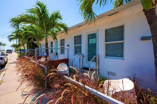 334 Oregon St, Hollywood, FL, 33019-2060 | Card Image