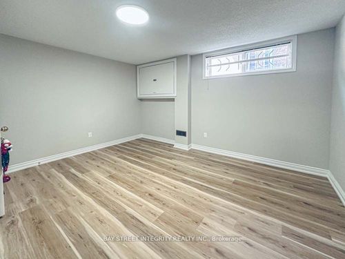 188 Olive Ave, North York, ON, M2N4P4 | Card Image