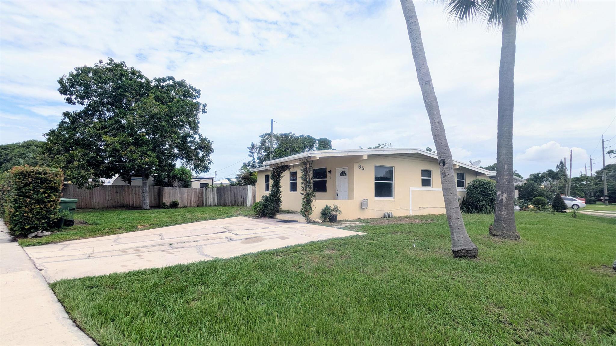 Morgans Way, Palm Springs, FL 33461