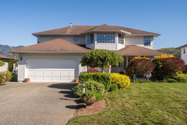6905 Oakwood Drive, House other with 6 bedrooms, 3 bathrooms and 6 parking in Agassiz BC | Image 1