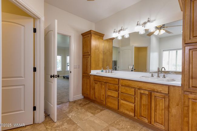 Double Vanity | Image 32