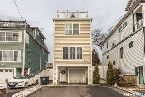 43 Beachland Ave, Milford, CT, 06460-7409 | Card Image