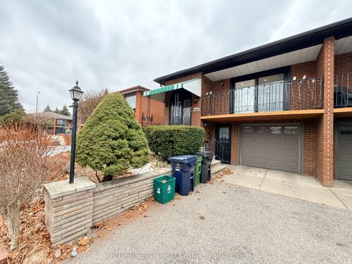 6 Romanway Cres, York, ON, M9N3S3 | Card Image
