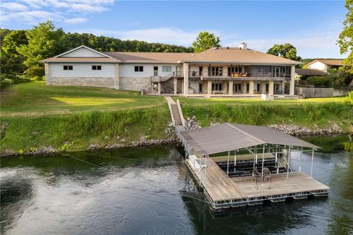 500 Valley Airport Dr, Cotter, AR, 72626-9111 | Card Image