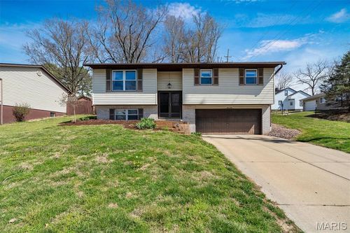 1500 Valley Forge Dr, Collinsville, IL, 62234-4318 | Card Image