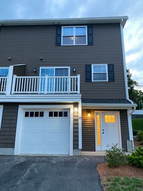 10-4 Fairview St, North Chelmsford, MA, 01863-2459 | Card Image