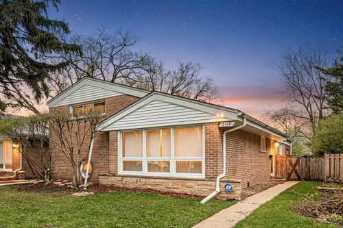 9349 Morgan Ave, Evanston, IL, 60203-1417 | Card Image