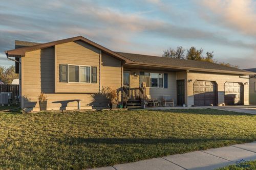 6100 Flintlock Ct, Rapid City, SD, 57703-6840 | Card Image
