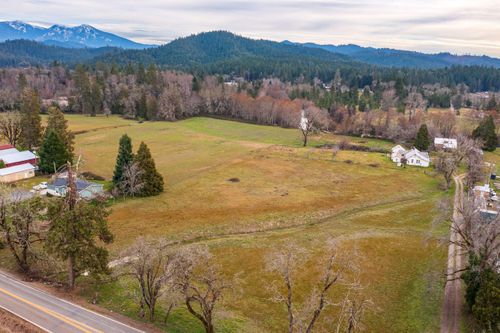 175 Deer Creek Rd, Selma, OR, 97538-9770 | Card Image