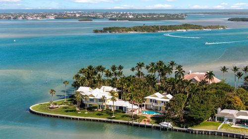 3 Timor St, Sewalls Point, FL, 34996-6327 | Card Image