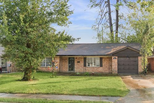 4913 Nina Lee Ln, Houston, TX, 77092-5236 | Card Image