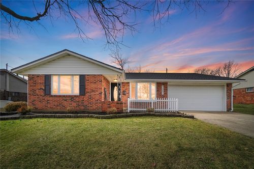 7287 Claircrest Dr, Huber Heights, OH, 45424-2912 | Card Image
