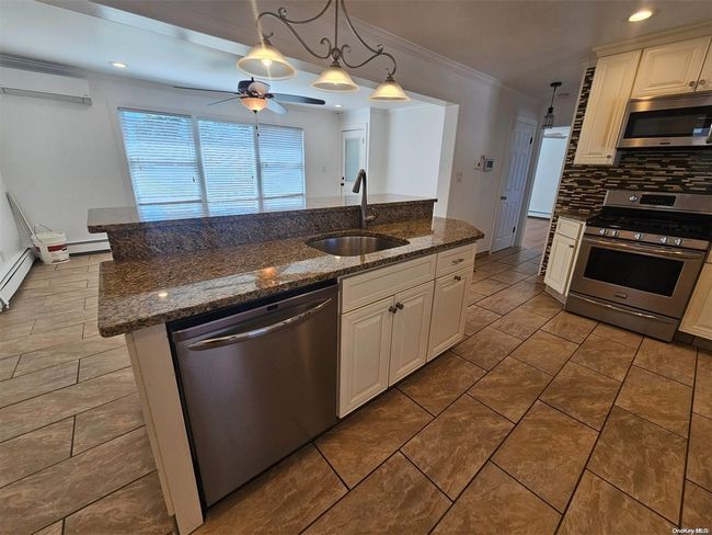 Island with Dishwasher & Sink | Image 6