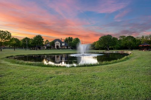 725 Locust Dr, Oak Leaf, TX, 75154-3813 | Card Image