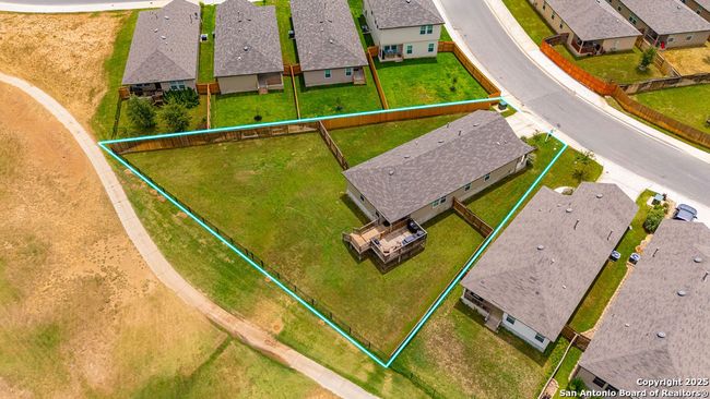 489 Middle Green Loop, House other with 3 bedrooms, 2 bathrooms and null parking in Floresville TX | Image 20