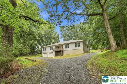 67 King St, East Stroudsburg, PA, 18301-1805 | Card Image