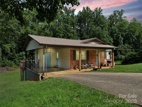 151 Sunny St, Marion, NC, 28752-6411 | Card Image