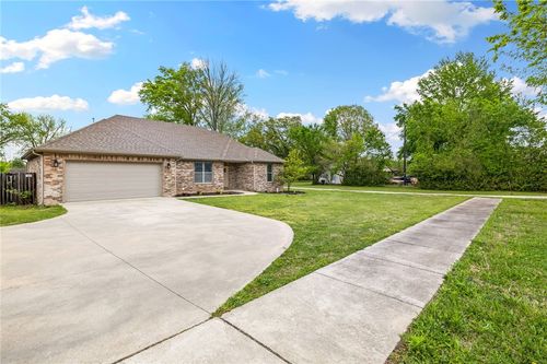 5642 E Huntsville Road, Fayetteville, AR, 72701 | Card Image