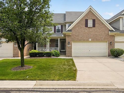 18-32969 Brookside Cir, Livonia, MI, 48152-1426 | Card Image
