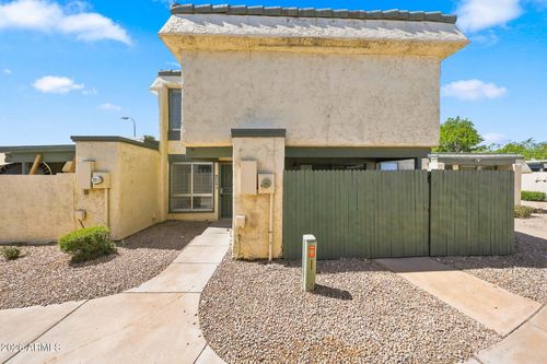 9054 N 51st Ln, Glendale, AZ, 85302-4207 | Card Image