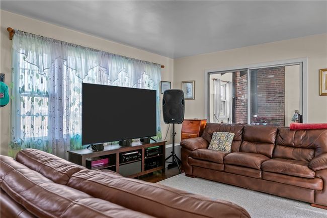 9 Continental Dr, House other with 3 bedrooms, 3 bathrooms and 3 parking in Middletown RI | Image 6