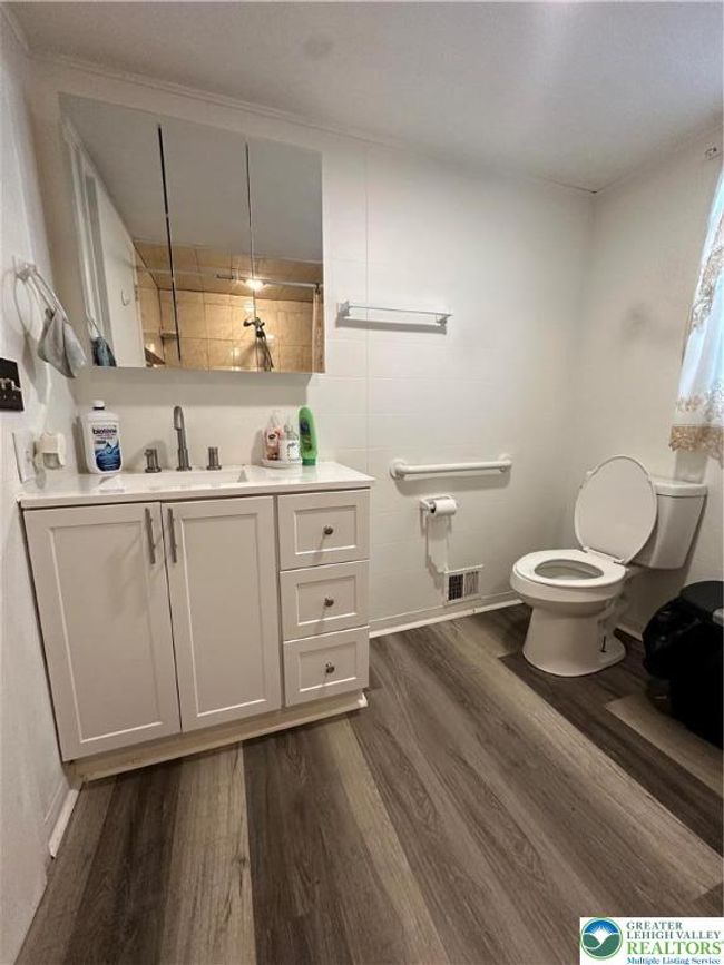 2215 N 3 Rd Ave, House other with 4 bedrooms, 2 bathrooms and null parking in Whitehall PA | Image 12