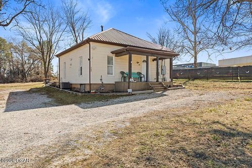 129 N School St, Goodman, MO, 64843-9723 | Card Image