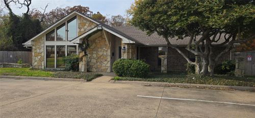 2608 Matlock Rd, Arlington, TX, 76015-2525 | Card Image