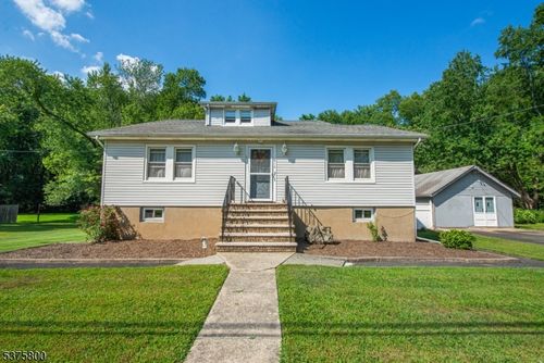 410 Horseneck Rd, Fairfield, NJ, 07004-1612 | Card Image