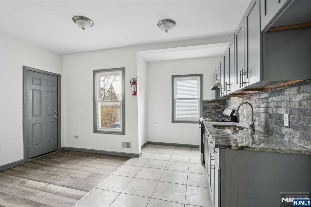 Residential Lease in Montclair 5