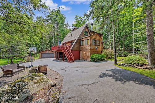 1009 Rolling Hills Dr, Lake Ariel, PA, 18436-8118 | Card Image