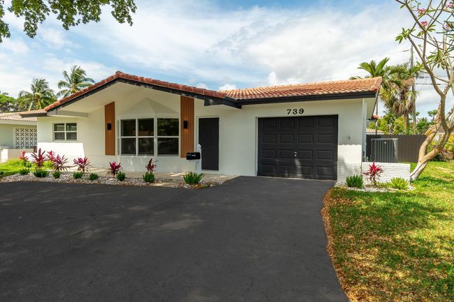 739 Se 11 Th Ave, House other with 3 bedrooms, 2 bathrooms and null parking in Deerfield Beach FL | Image 26