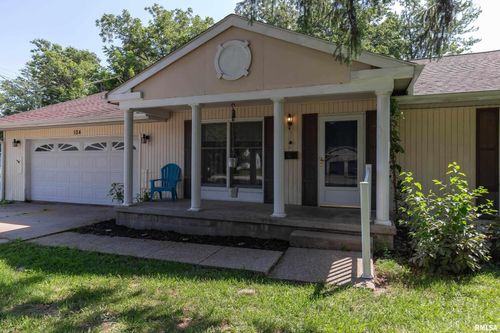 104 N 2nd St, Cambridge, IL, 61238-1235 | Card Image