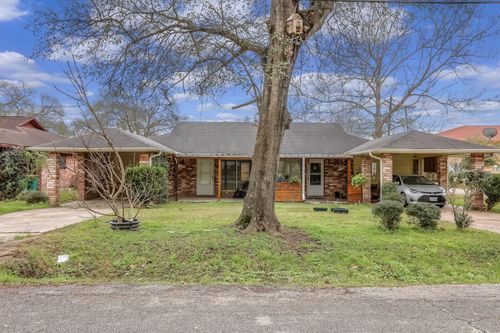 1013 Mccall Ave, Conroe, TX, 77301-2227 | Card Image