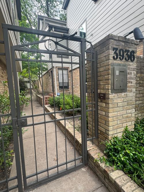 3936 Travis St, Dallas, TX, 75204-7533 | Card Image