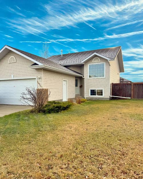 10317 74 Ave, Grande Prairie, AB, T8W2M6 | Card Image